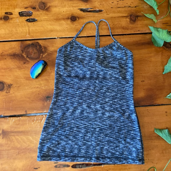 Lululemon tank with bra size 6 - Picture 1 of 3